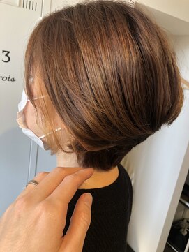 コソラ(KOSORA) インナーカラーショートスタイル