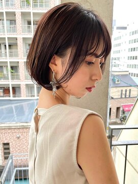 アトリエ フェム(atelier.fem) 耳掛けもオシャレなナチュラルボブ