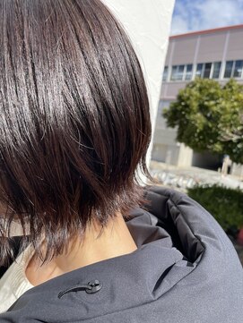 ヴァロ(Valo) 切りっぱなしボブ○ 外ハネ
