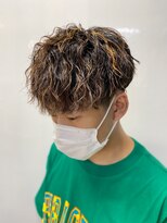 アイズ 海老名(AIZU) ツイストスパイラルパーマ波巻きスパイラルパーマメンズマッシュ