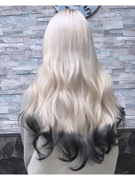 アンク クロス 新宿店(ANKHCROSS) ホワイトブロンド×裾ブラック @kasumistgram アンククロス新宿