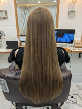 ラフューネ ヨコハマ(Raffune Yokohama) ミルクティーベージュ