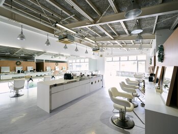 パンセ アミエ PENSEE ami eの写真/自分では分からない髪のお悩みを実力派Stylistが解決！髪も心もリラックスしながら、理想のスタイルへ＊