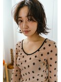 レイヤーボブにニュアンスパーマをかけてコケティッシュな雰囲気