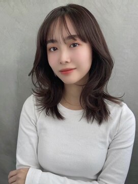 リス バイ ソヨン(Lis by SOYON) 小顔/ミディアムレイヤー/レイヤーカット/黒髪/ネビージュ