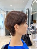 横顔美人ショート