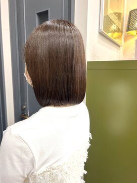 シンプル上品ストレートボブ