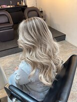 ブレンド 渋谷(BLend)&nbsp;ハイライトカラーミディアムバタフライカットデザインカラー