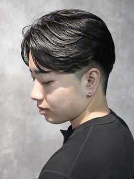 スウェルホワイト(SWELL WHITE) 曲がる縮毛矯正で作る毛流れセンターパート