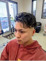カオル(KAORU)&nbsp;スリックパーマ×スキンフェード×金メッシュ