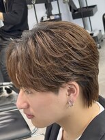 オーバル ジングウマエ(OVARL jingumae)&nbsp;フェザーショートパーマセンターパート