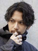 バイフィフス 原宿/表参道(by fifth)&nbsp;原宿ツイストスパイラルパーマ微分けセンターパート刈り上げ黒髪