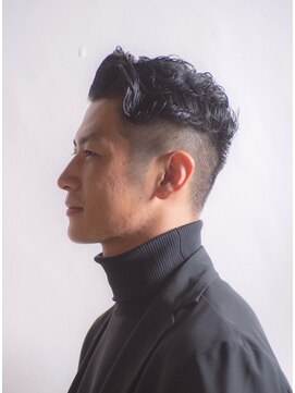 パウダー(powder) 大人のビジネスマンに変身　#スキンフェード#ワイルドパーマ