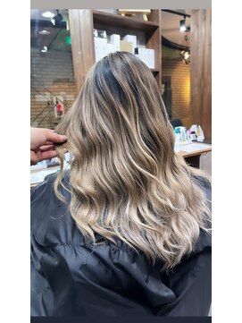 ラフ(LAFF) #黒髪#ボブルフ#ネビージュ#小顔#ワンレン