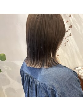 マウロア(MAULOA) “裾カラー　ぱつんとボブ　ブリーチカラー”中西英美子