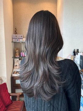シェール(cher) 透明感カラー/ダークグレージュ/レイヤーロング