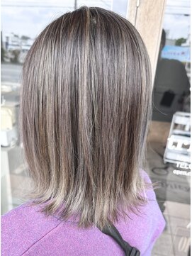 トリニティ(trinity) ハイライトカラー・白髪ぼかし・ブリーチカラー【豊見城】