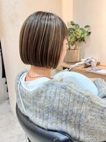 ヒビヲ 天神警固(HIBIO)&nbsp;切りっぱなしボブタッセルボブダブルカラーハイライトグレージュ
