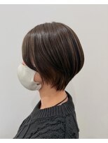 エトワールプラス&nbsp;丸みショート アッシュ系カラー