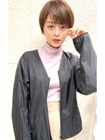 レウナ 外苑前(Reuna)&nbsp;暗めカラーでも大人可愛く決まる　くびれショート　小顔ショート