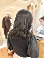 ミディアムレイヤー/ロングレイヤー/おくれ毛/大人かわいい/黒髪