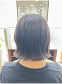 パッツン切りっぱなしボブ
