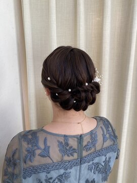 ソノ(sono) アップヘア　シニヨンアレンジ　参列ヘア　パールアレンジ