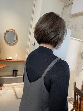 ニクラ ザ ブリンク(NICLA the blink) 前下りボブ