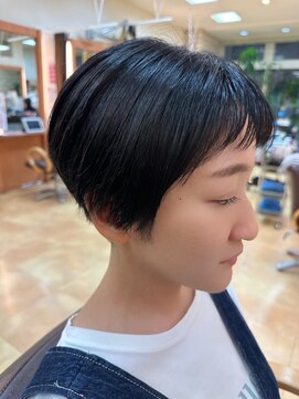 美容室ヒラトヤ 仙北店 20代30代40代大人かわいいツヤ感前下がりオン眉ショート