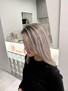 ナンバー 竪町(number+) 20代30代40代デザインカラーグラデーションブリーチ小顔