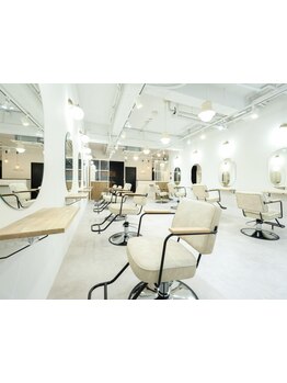 ＜10月よりリニューアルOPEN＞光が透ける!styleをレベルupさせるトレンドhairをお任せ!美をサポートします