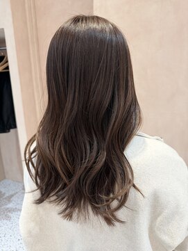 【中里恵梨】ミルクベージュ/艶カラー/顔周り/ミディアム/30代