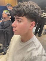 フランクスバーバー アンド ビアークラブ(FRANK'S BARBER and BEER CLUB)&nbsp;MEN’S HAIR/サーフカール/刈り上げセンターパート/有楽町