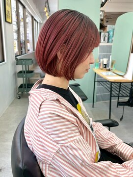 ヒビヲ(HIBIO) タッセルボブ切りっぱなしボブ外ハネボブベージュダブルカラー
