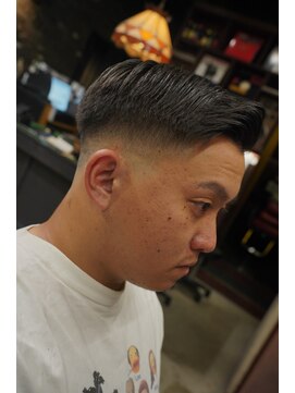 フォーコーナーズカットショップスリーセント 栄(FourCornersCutShop 3/cent) フェードショート