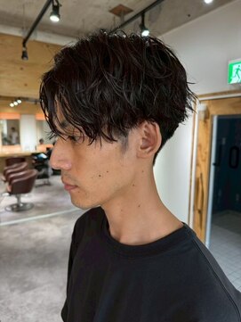 クオル キャスト 神戸三宮(QOL×cast) ソフト縦落ちツイストスパイラルセンターパート