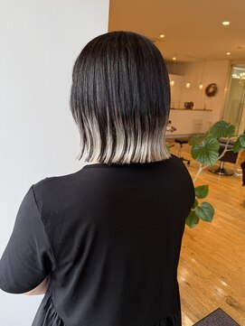 ルッツ(Lutz. hair design) 7/29 ボブ　デザインカラー　ホワイト