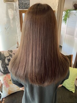 ソア(Soar) 【Soar】赤みを抑えた透明感溢れるカラー・重め前上がりレングス