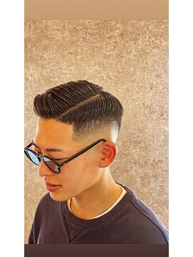 ティーズ バーバー T's BARBER 七三スキンフェード