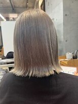 ココ 西葛西南口店(COコ)&nbsp;ホワイトシルバー|外ハネボブ|グラデーションカラー|西葛西