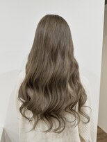 イリス(Iris) ミルクティーベージュ×ブリーチ