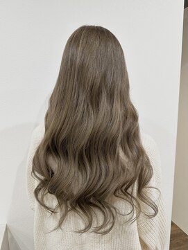 イリス(Iris) ミルクティーベージュ×ブリーチ