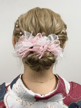 アールエーサロンモノクロ 秋葉原(RA SALON モノクロ) シニヨン