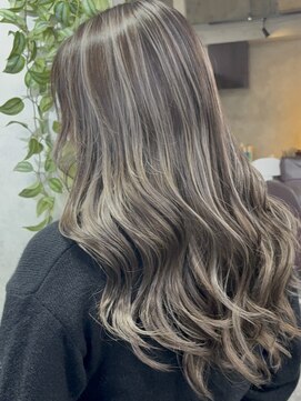 アポロ 横浜駅店(apollo) レイヤーボブハイライトブリーチレイヤーハイトーングレージュ