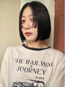 ラシック(LACQ)の写真/シャギーカットで作る動きのある顔周りのニュアンス◇"ナチュラルブロー"だけでキレイに決まるのが◎