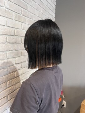 プルネ 藤枝(Plune) 切りっぱなしボブ
