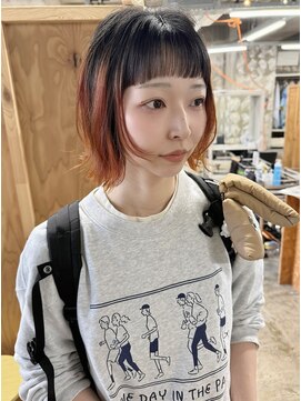イン(in.) 【小顔・顔まわり】ウルフショート/アクセントカラー