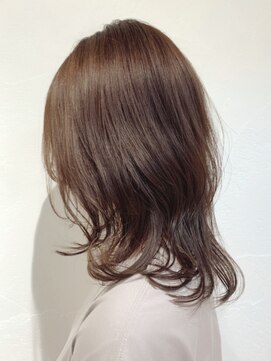 ヘアアンドリラクゼーション シャッセ(Hair&Relaxation SASE) くびれミディ×グリーンアッシュ