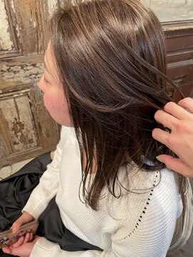 ロイジー(roijir) 【roijir 表参道】ハイライトカラー×モカベージュ