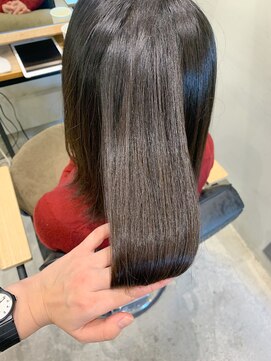 エミイ 鎌倉(eMii.) ナチュラル縮毛矯正<鎌倉eMii シブヤ>